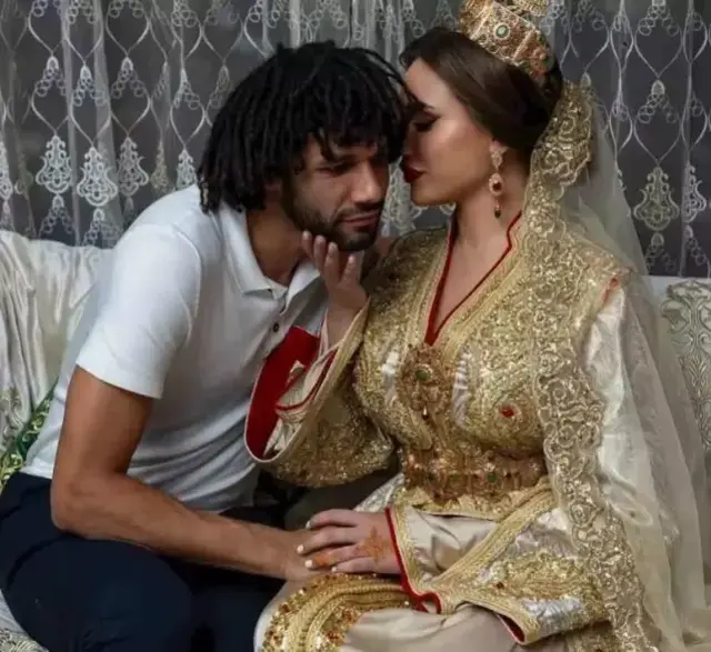 Süper Lig'in eski yıldızı Elneny, 10 yıllık eşinin üstüne kuma getirdi